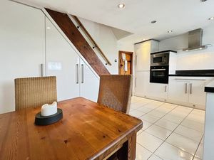 Kitchen- click for photo gallery